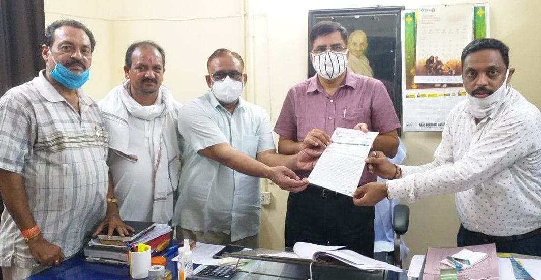 Hathras: Survey orders of traders should be taken back