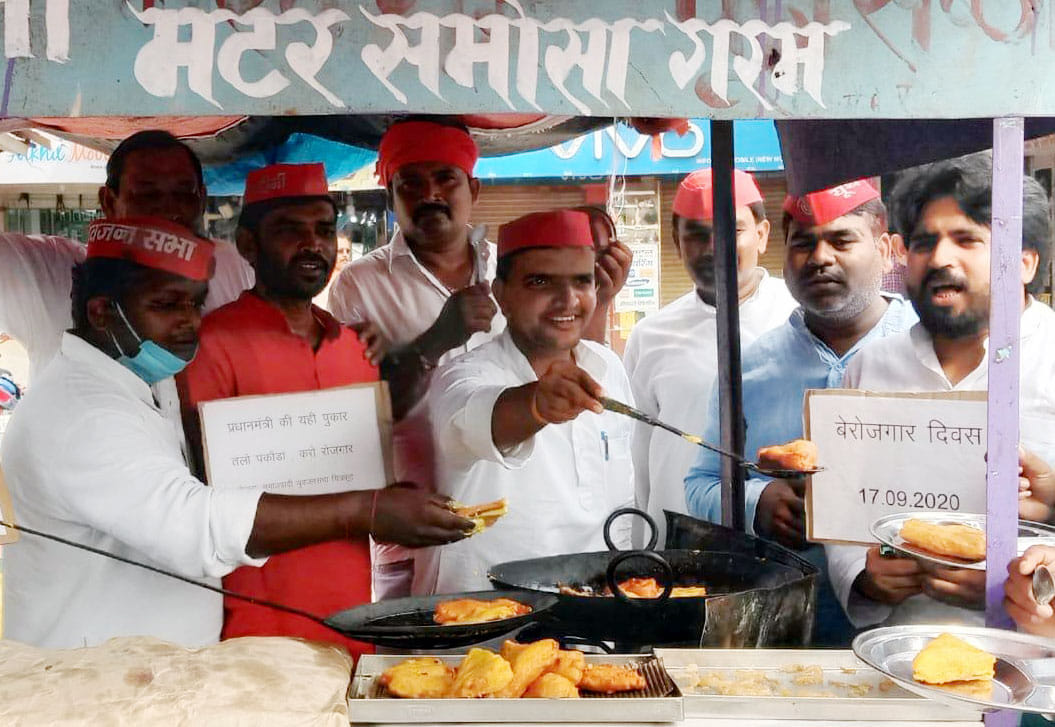 The fires of the Pakodas in Chitrakoot have tightened the government