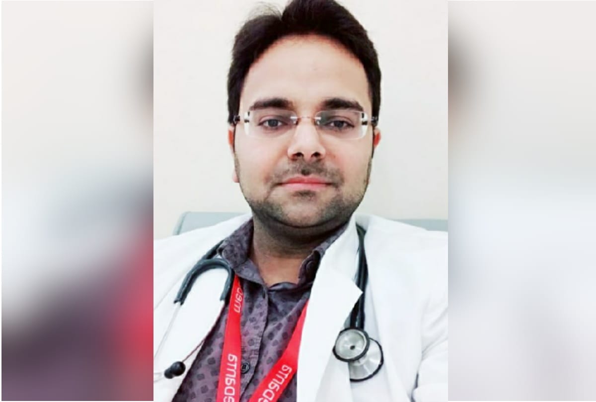 Doctor advice for Mask sold on bicycles and footpath due to corona infection