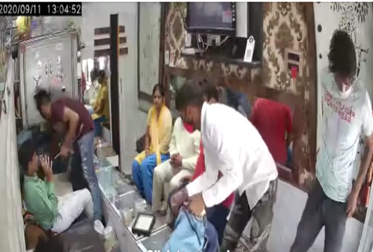 Aligarh Jewellers shop loot case all three accused arrested were hiding in Ghaziabad Khora 