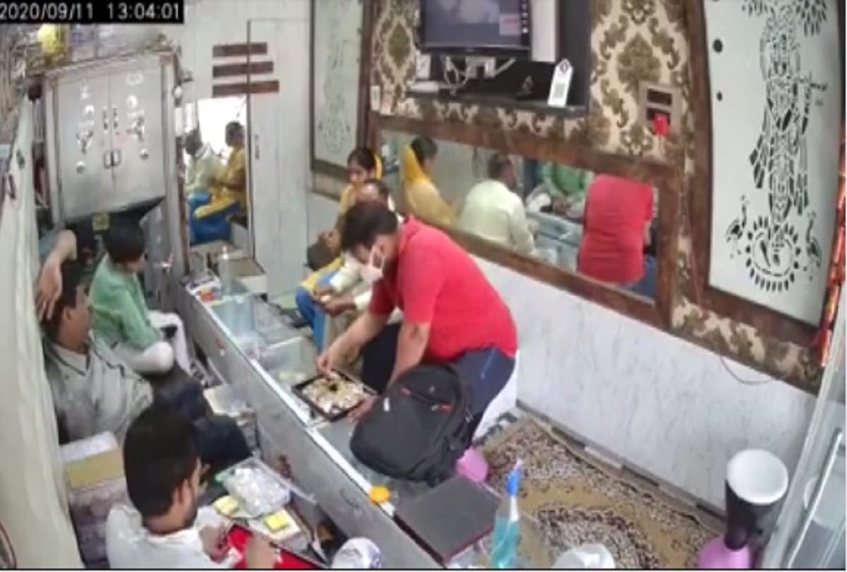 Aligarh Jewellers shop loot case all three accused arrested were hiding in Ghaziabad Khora 
