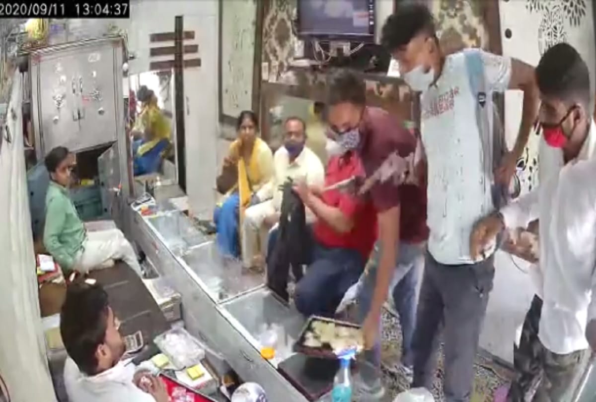 Aligarh Jewellers shop loot case all three accused arrested were hiding in Ghaziabad Khora 