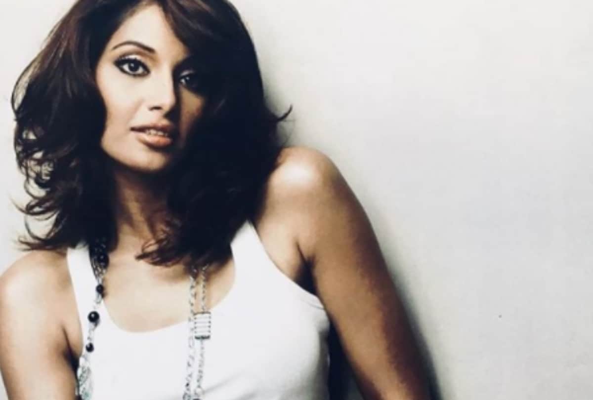Bipasha basu may started career with this film not Ajnabee