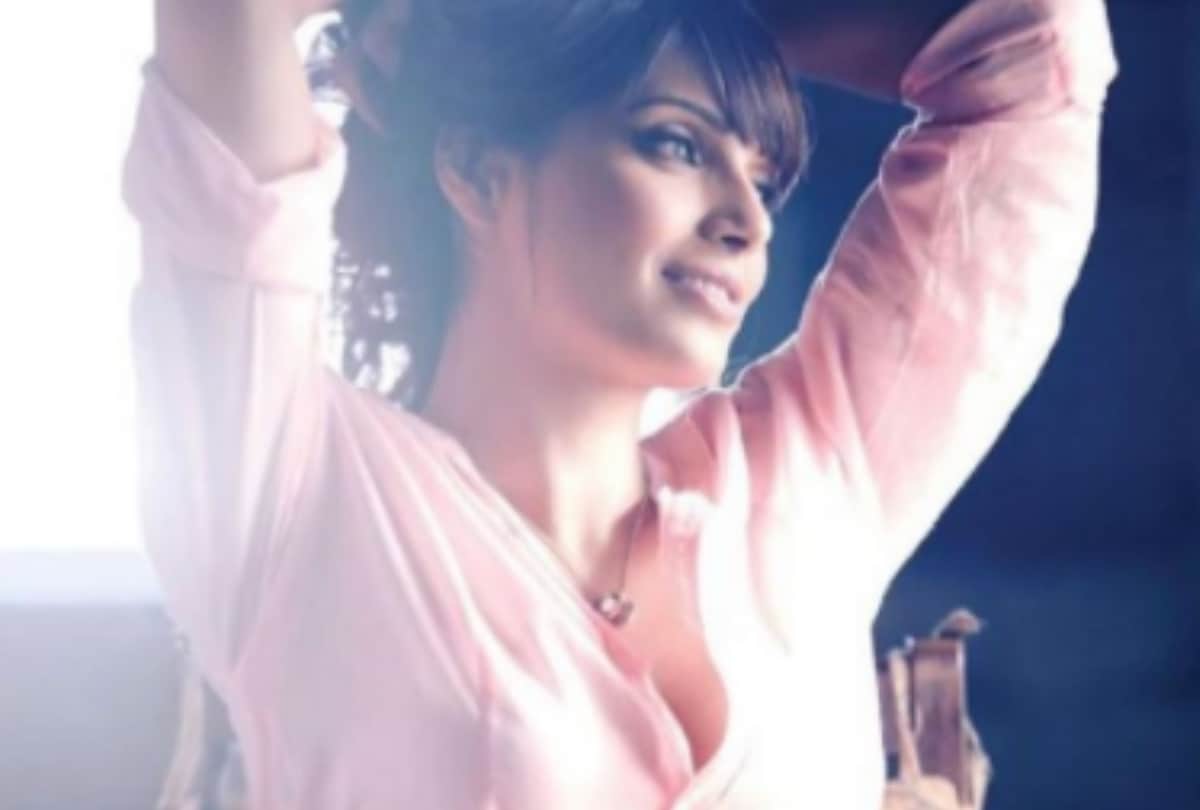 Bipasha basu may started career with this film not Ajnabee