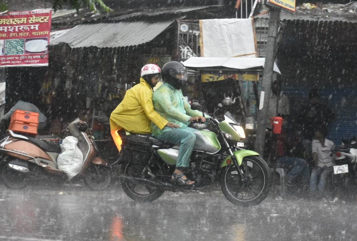 Gorakhpur Weather News update change weather and water logging in city after heavy rain