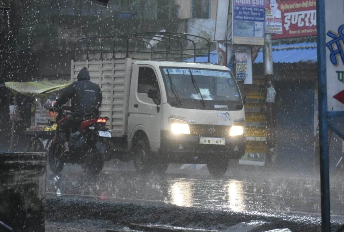 Gorakhpur Weather News update change weather and water logging in city after heavy rain