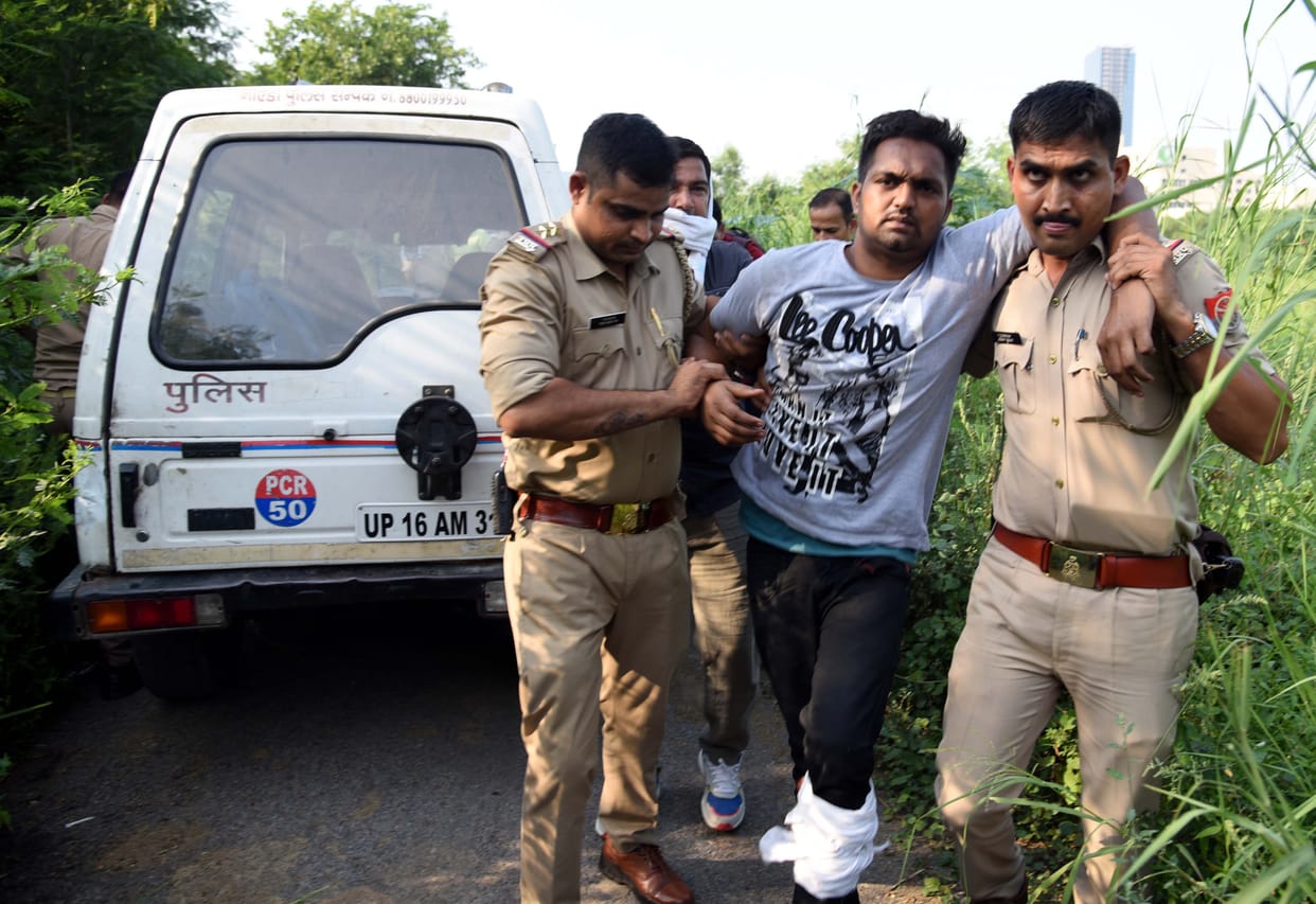 Three crooks arrested who robbed jewelery worth 35 lakhs in 35 seconds