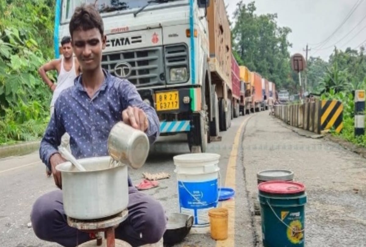 Sonauli to Kathmandu road could not open even on third day