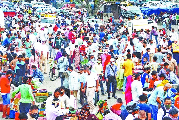 social distancing protocol violation in sector 26 mandi of chandigarh