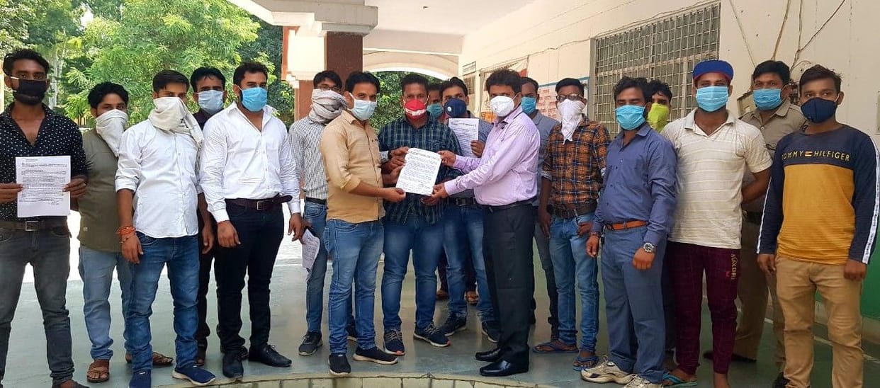 unemployement student protesting against contract in government job