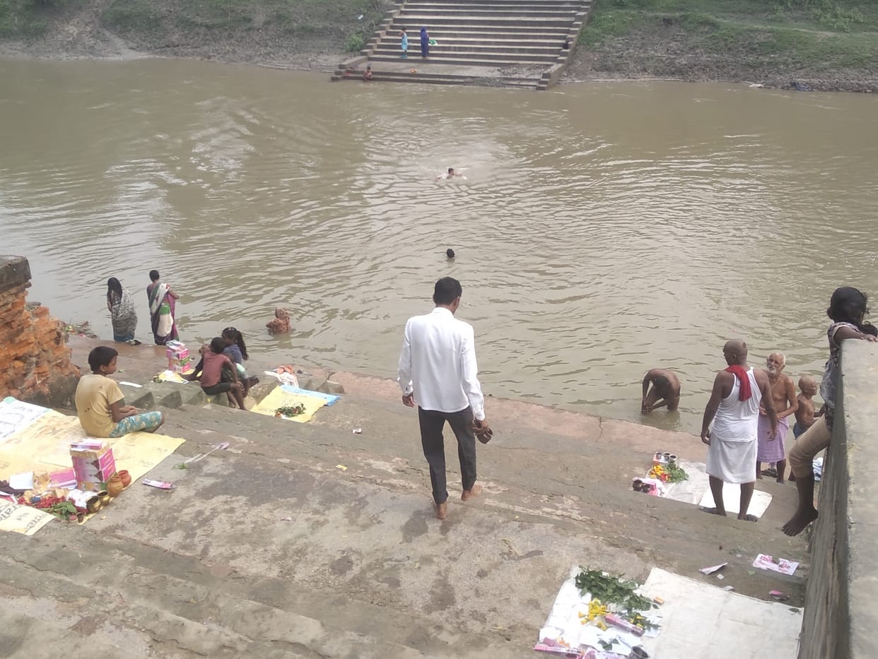 On the first day of Malamas, devotees took a dip at Kunwar Tamsa Sangam