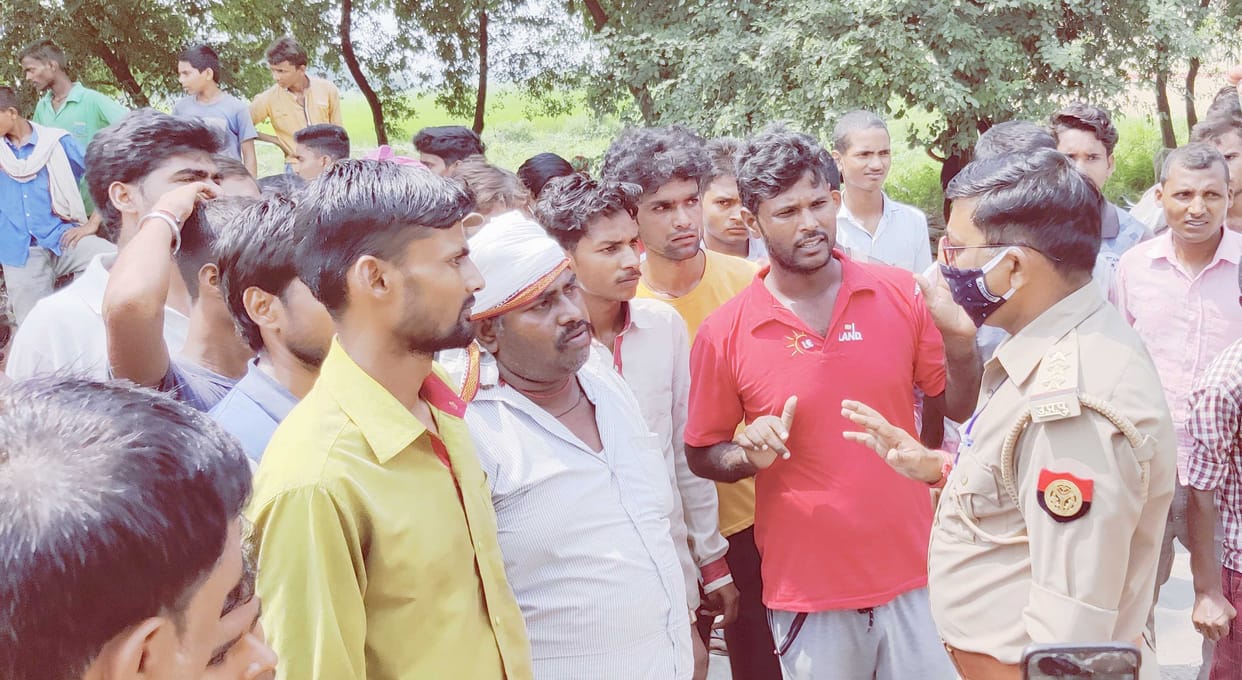 Farmer's death due to current, villagers jammed