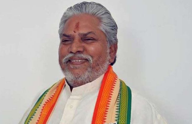 There is a lot of anger among people on the issue of development, the public protesting against the Bihar Agriculture Minister, sloganeering
