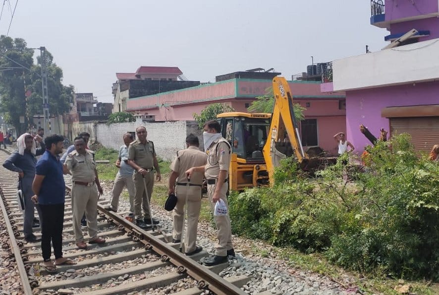 Railway removed encroachment in Kotdwar branch line area