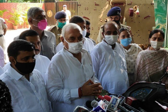 Haryana Congress  Memorandum to Governor to Call Special Assembly Session