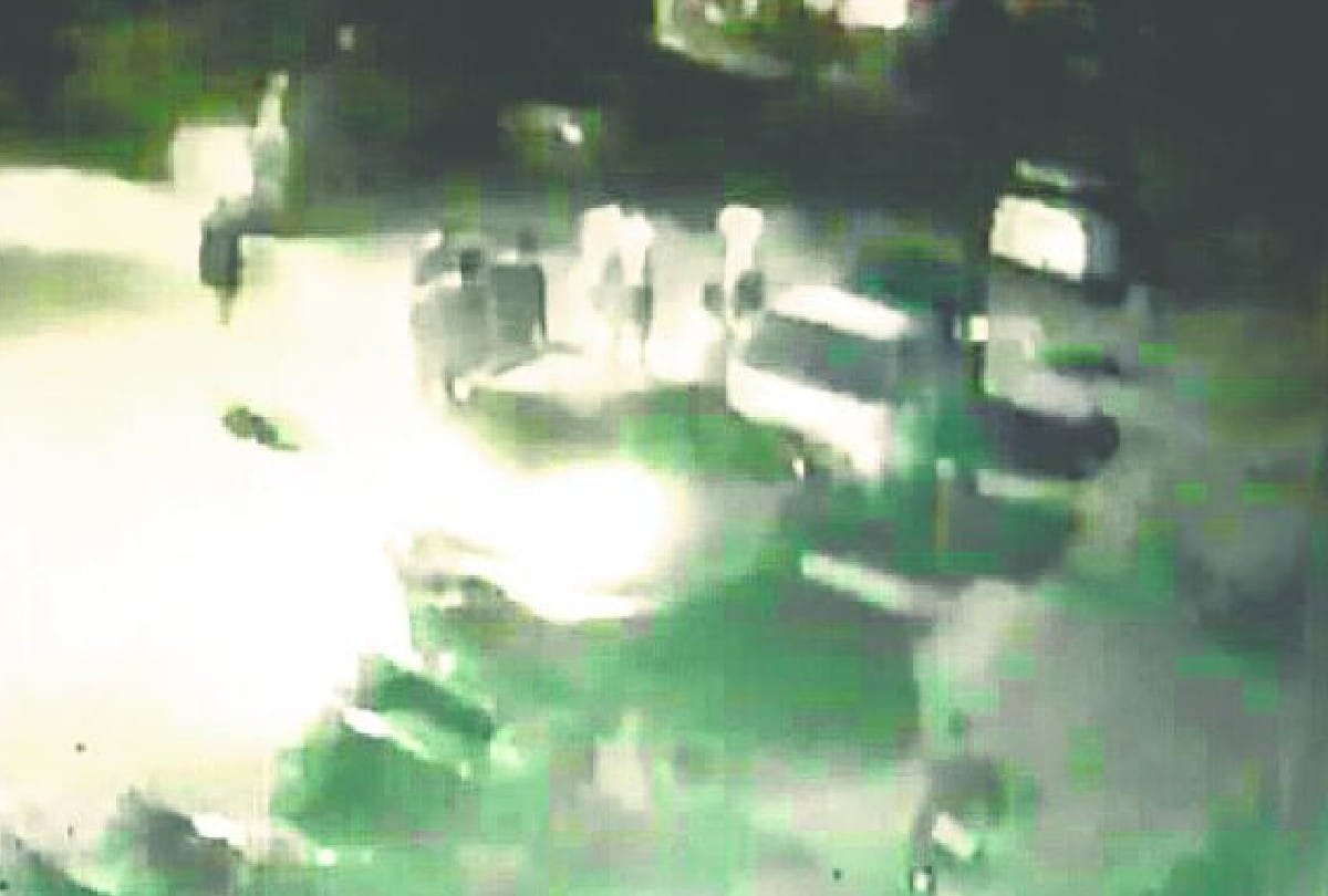 police inspector beaten to interior designer in agra