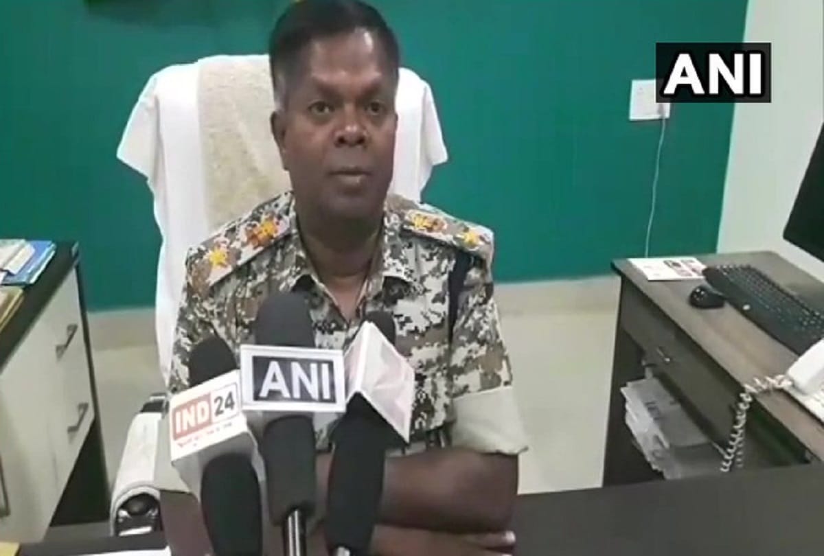 Naxals killed a Chhattisgarh Armed Force (CAF) jawan in Paddeda village of Bijapur, Chhattisgarh