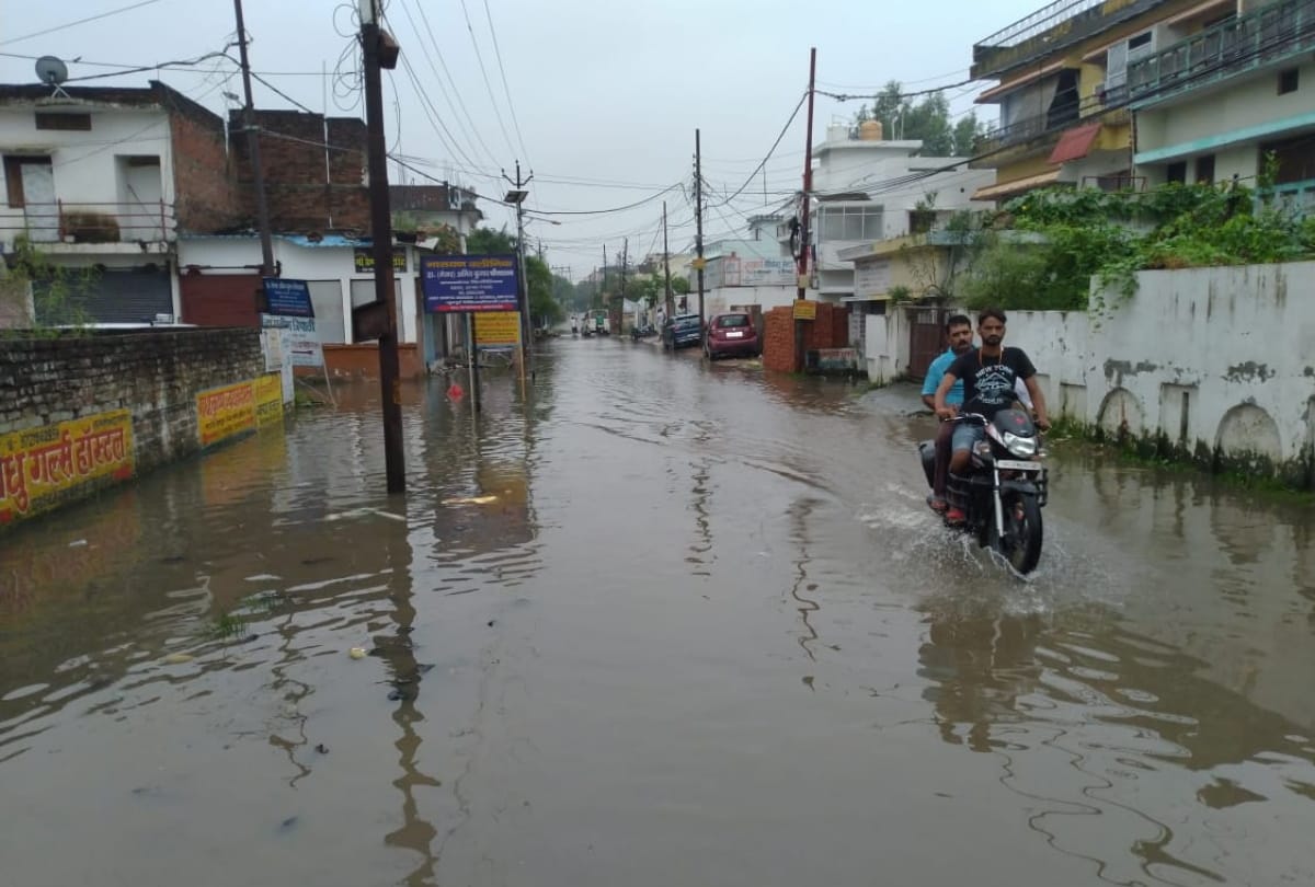 Gorakhpur weather news water logging in city after heavy rain in gorakhpur see latest image