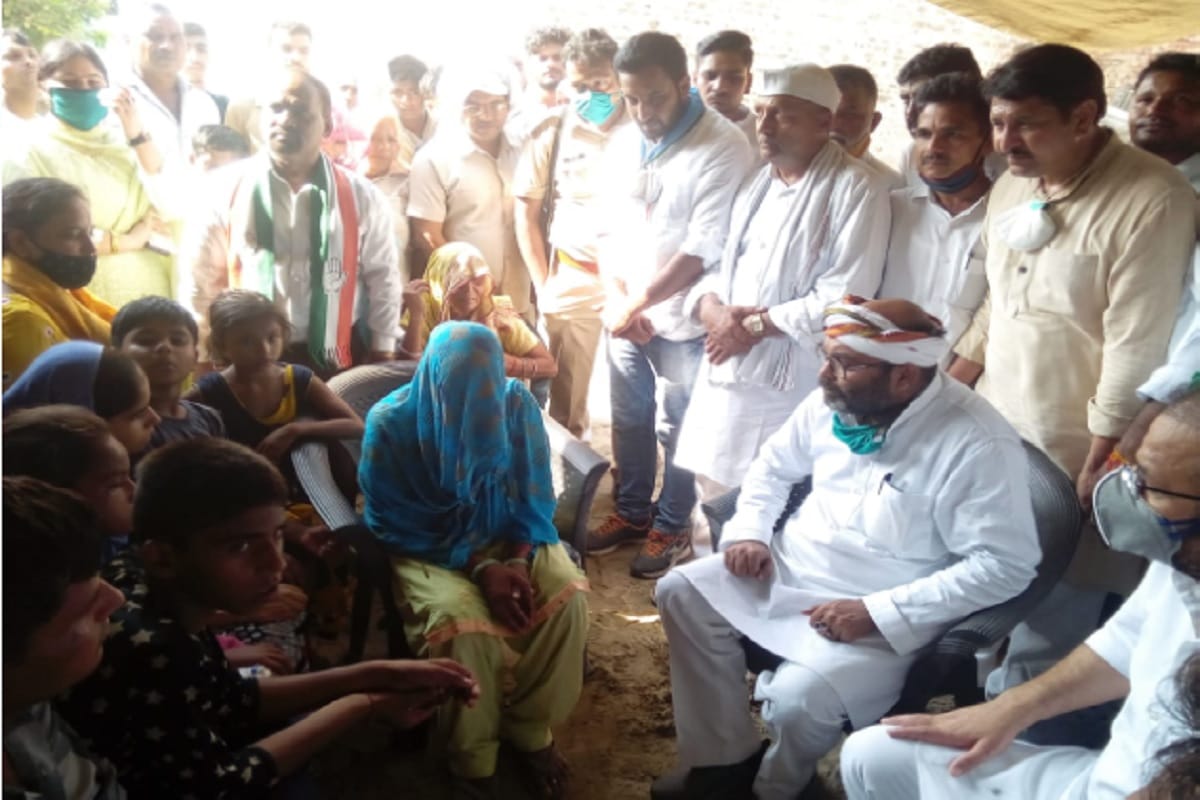 Poisonous liquor case: Congress state president Ajay Lallu met the victim families in Baghpat and Meerut