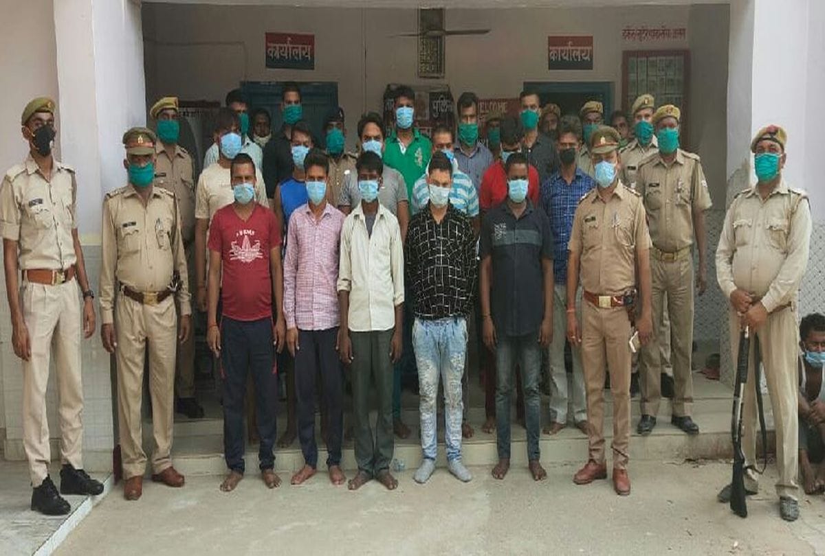 Agra Police Busted Gang Who Preparing Fake Documents Of Rto