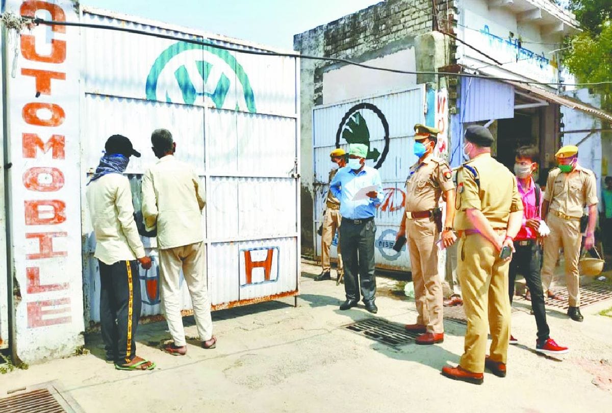 Police seized property worth Rs 5 crore of land mafia under Gangster Act in agra