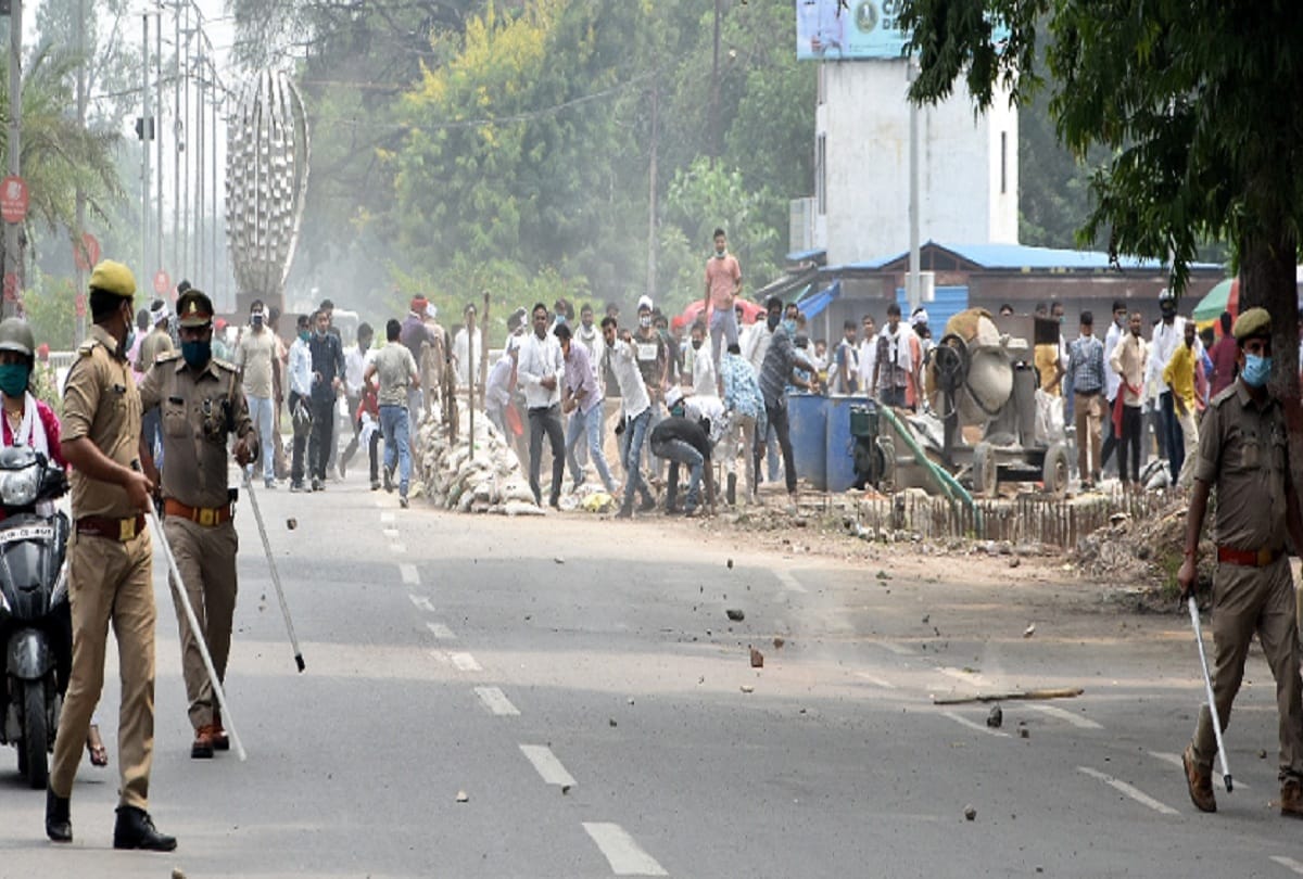Protesters clash with prayagraj police stone pelting lathicharge see Photos
