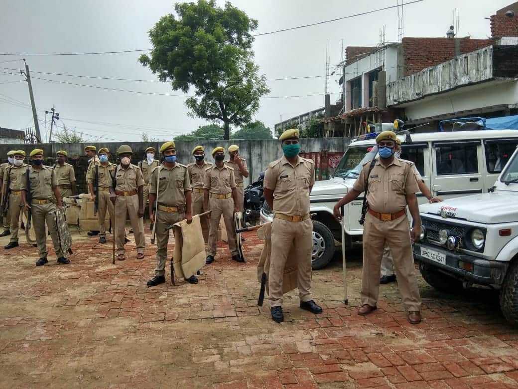 Property attached to District Panchayat President Rampravesh in Deoria news update