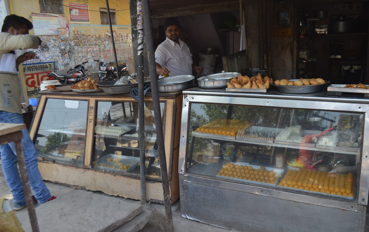 Hathras: Forgotten the safety of health during the Corona period