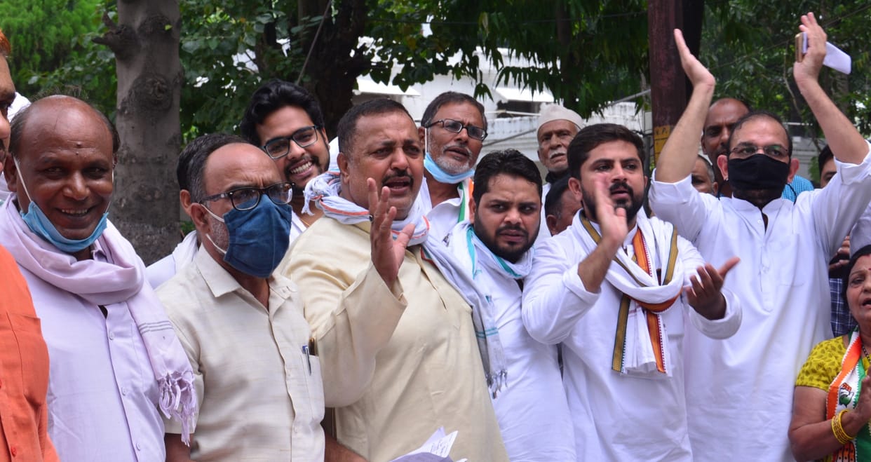 Congress protest against agricultural ordinances