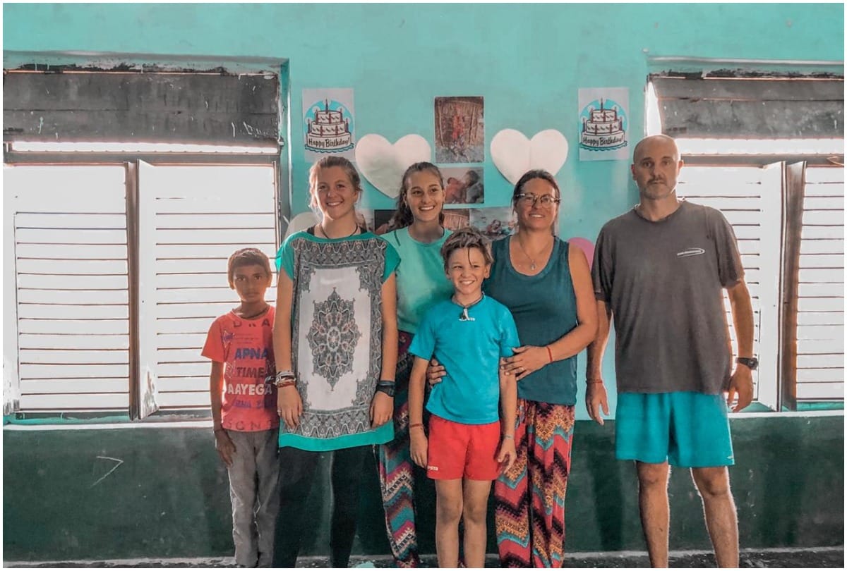 French family reached Maharajganj by visiting Uttarakhand religious place