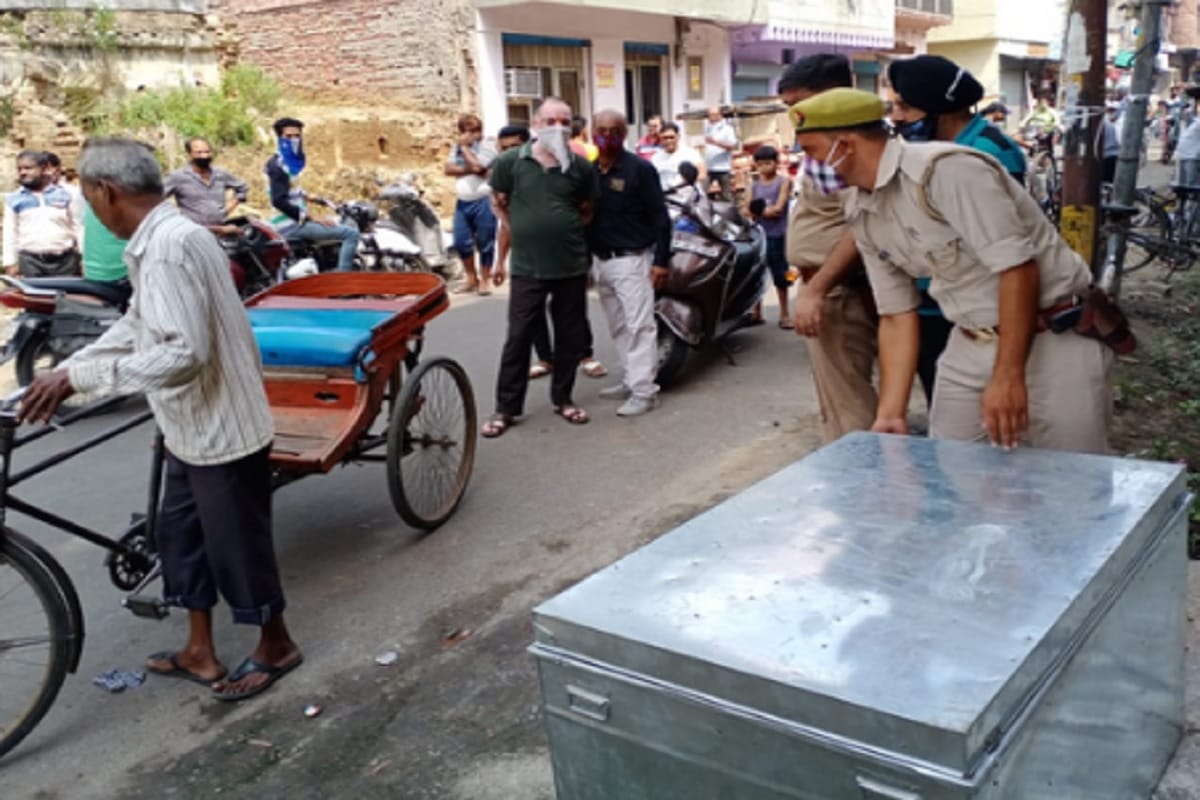 Police raid in lalkurti market and three accused arrested with ganja and charas