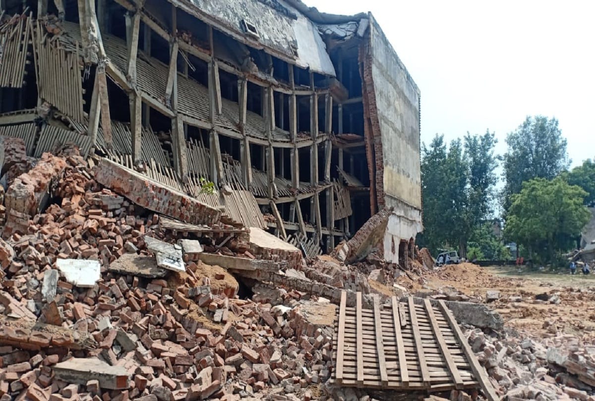 Ateeq Ahmed News: Bulldozer on Atik's cold storage went on the second day as well