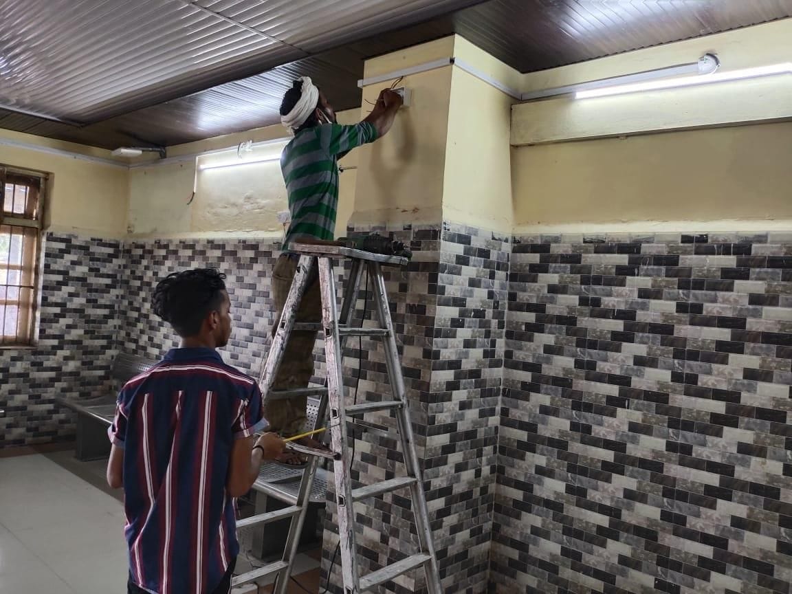 ACs started in first class waiting room of Orai station