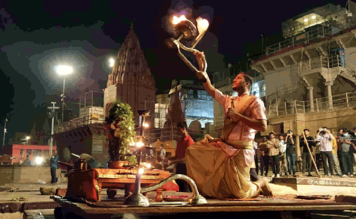 Ganga Aarti started in traditional form after 8 months in Varanasi