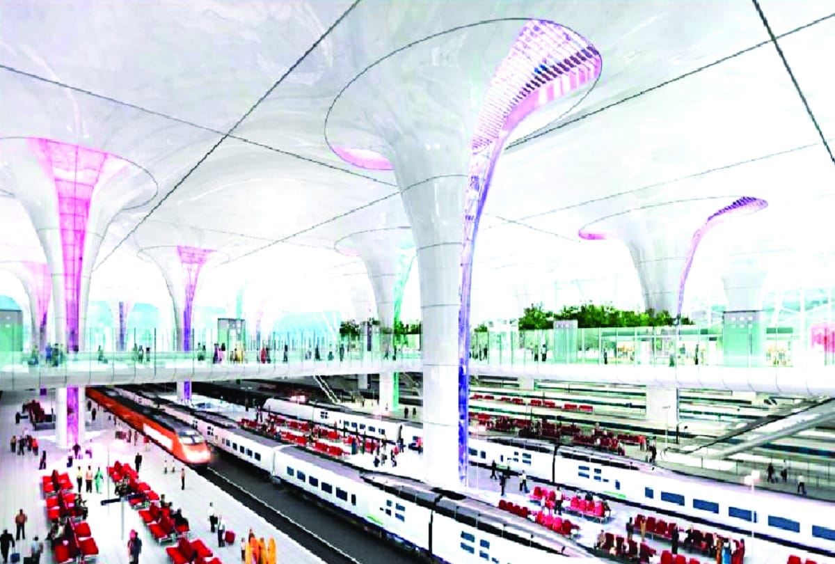 New Delhi railway station to become world class in four years at a cost of 6500 crores