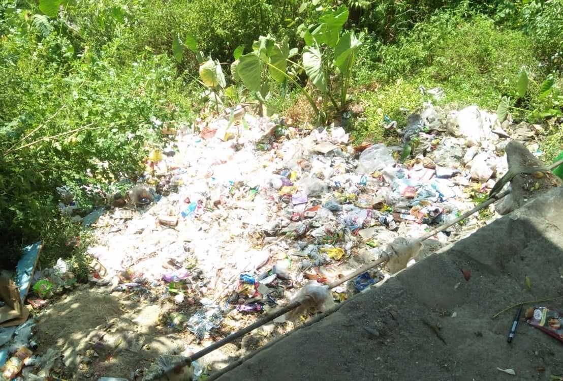 The garbage is not getting up from the sports office, degree college road everyday