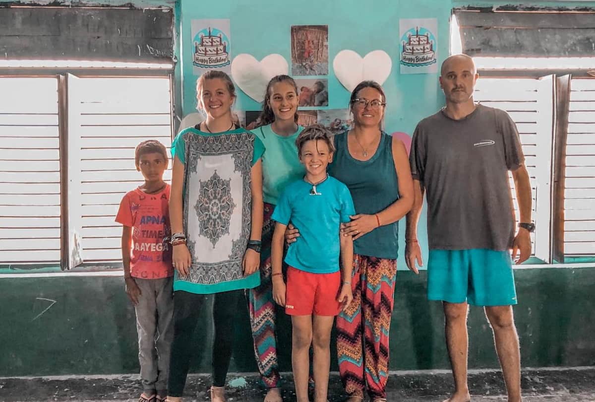 French family reached maharajganj shiv mandir after Uttarakhand Visited