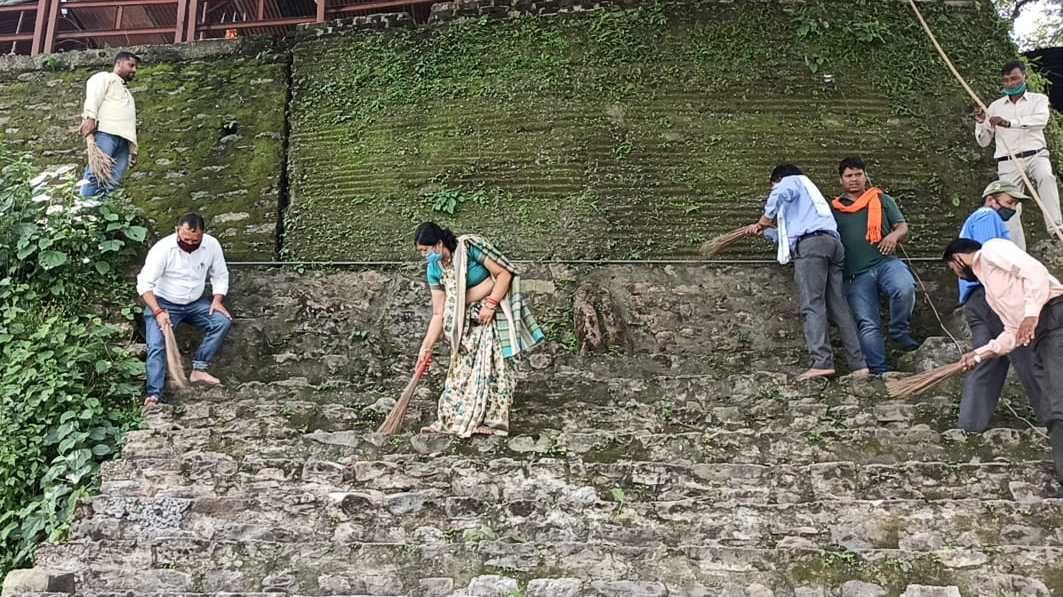 Cleanliness campaign under service week
