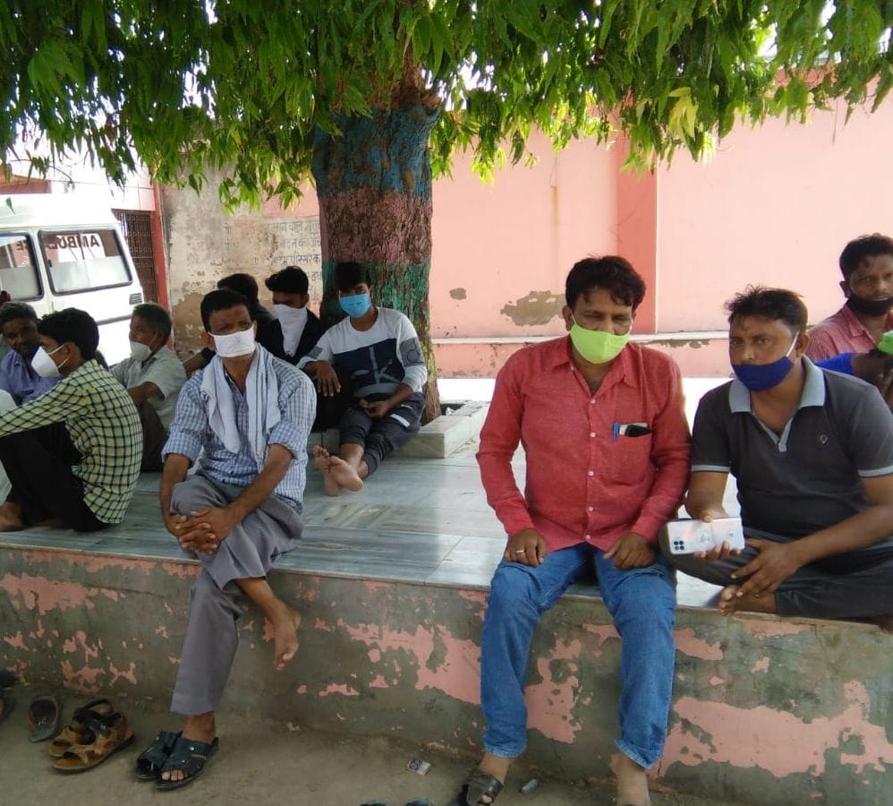 crime, dead body hanging on tree, firozabad