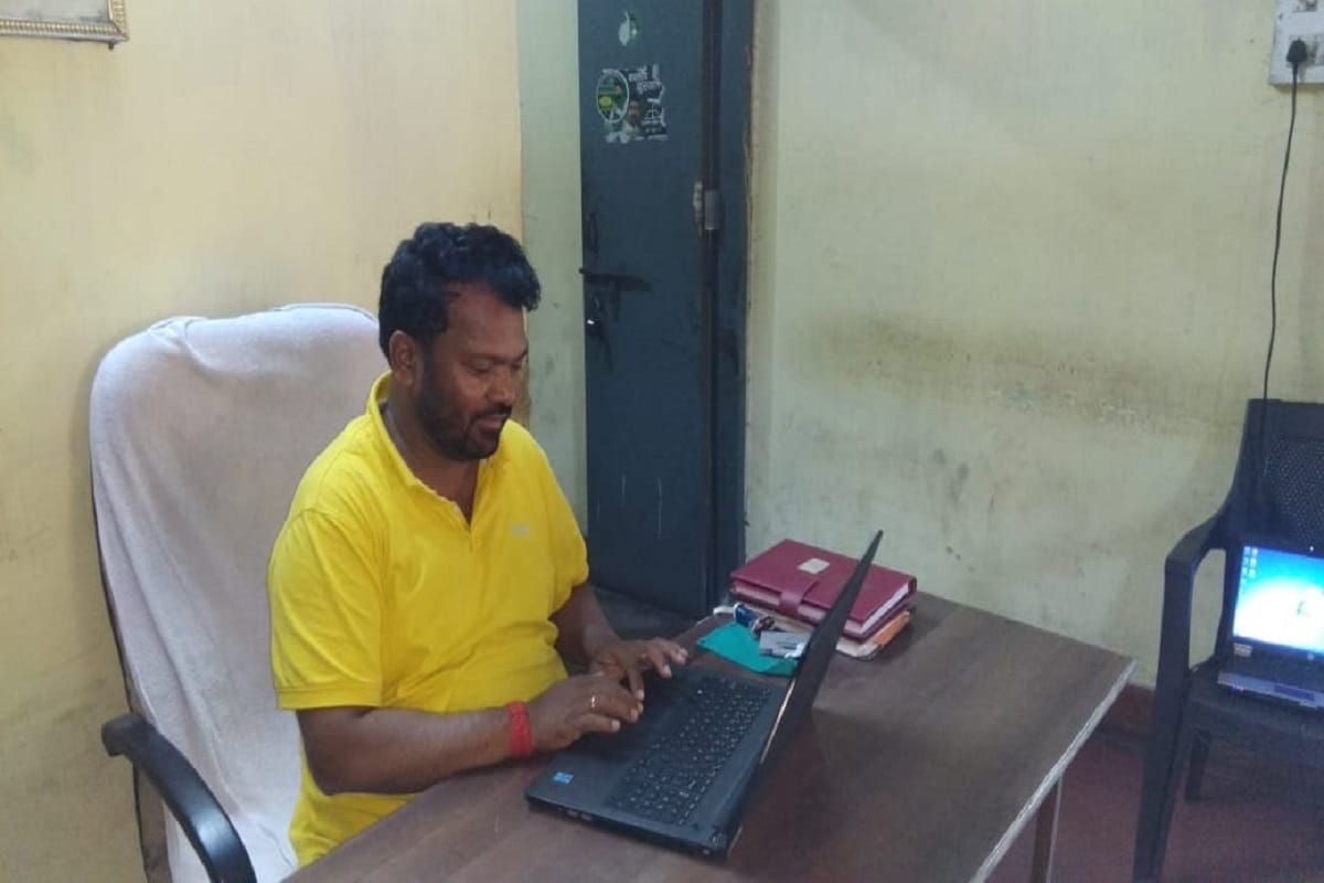 Jharkhand Education Minister Jagarnath Mahato Grand daughter Online Classes Stops Due To School Fees Issue