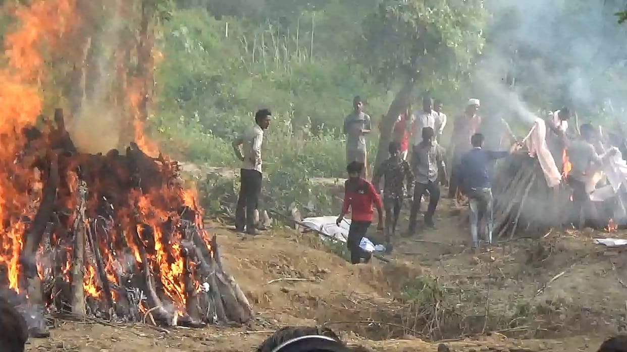 Four pyre burnt together in Pipalheda