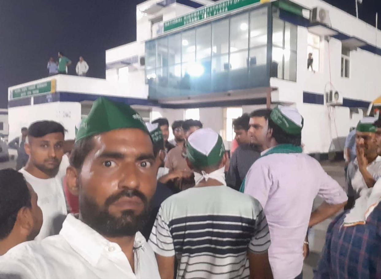 BKU activists create ruckus on toll plaza