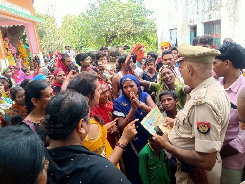 Powaiya and third gender clashed to greet