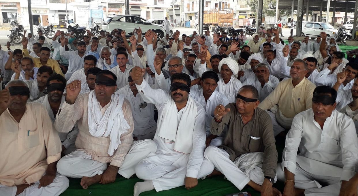 In protest against the three ordinances, the road and jam will be used at three places today.