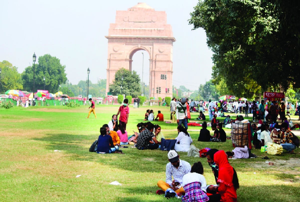 People returned to tourist places of delhi 