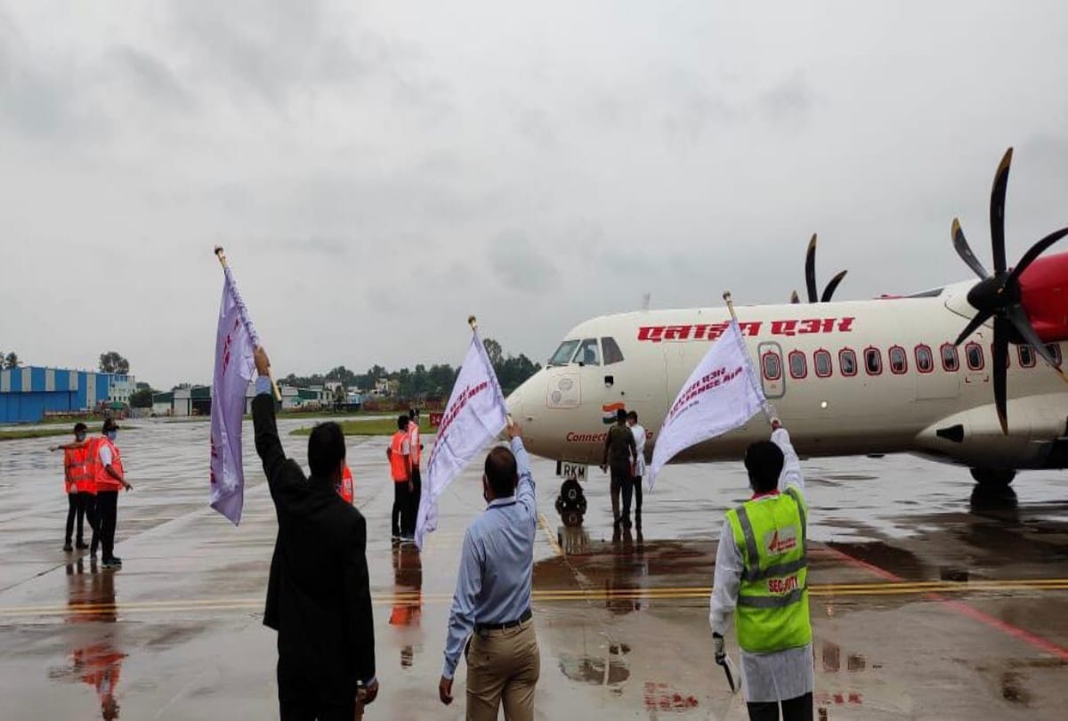 Air passengers increased 39 percent in September compared to August: ICRA