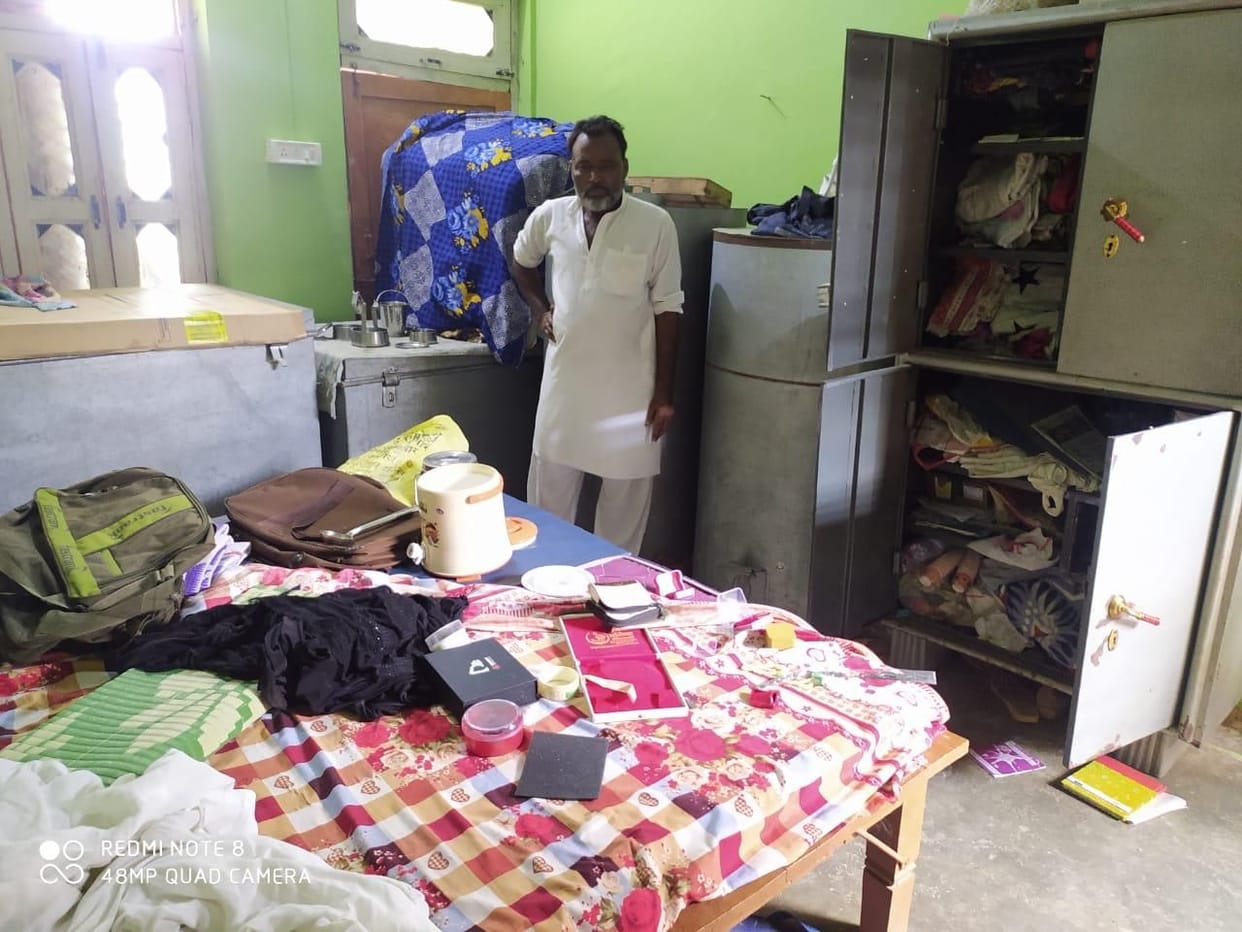 13 lakh stolen from farmer and contractor house