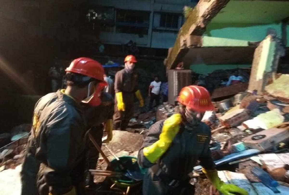 A three storied building collapses in Patel Compound area in Bhiwandi,Thane in maharashtra