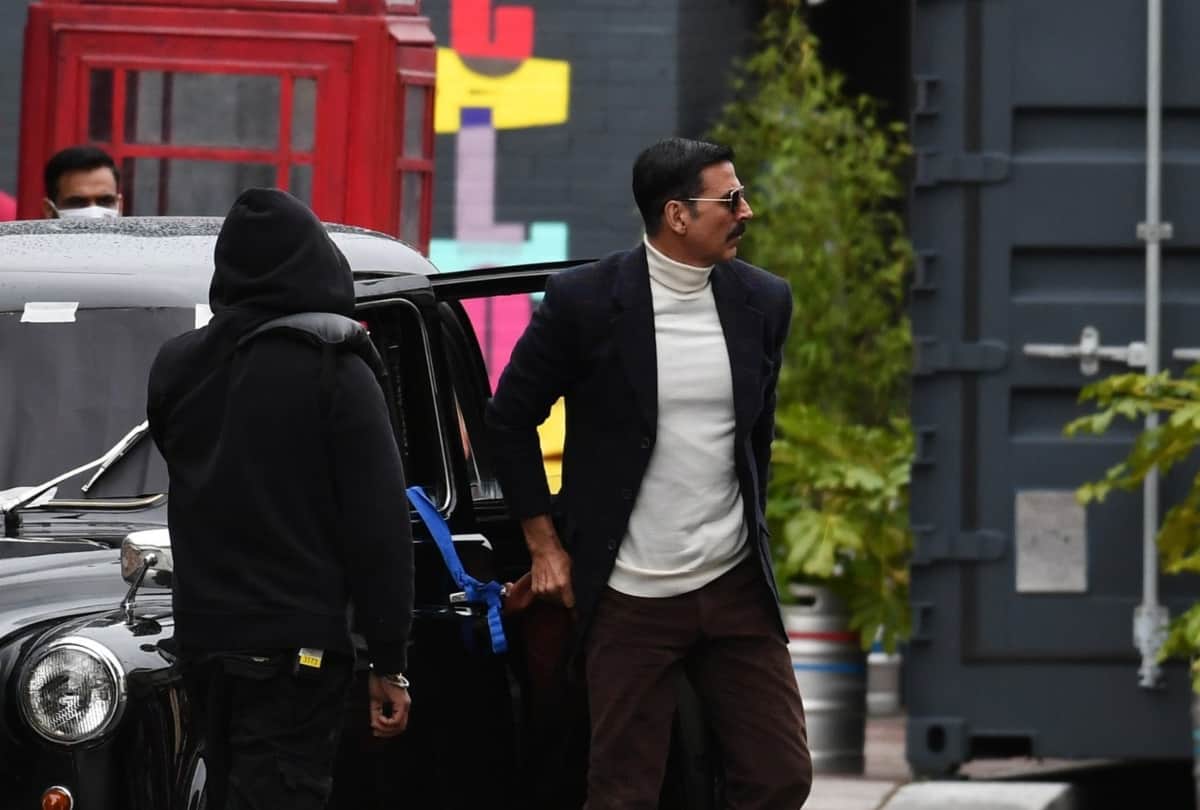 Bell Bottom from shooting set Akshay kumar shoot double shift first time in 18 years