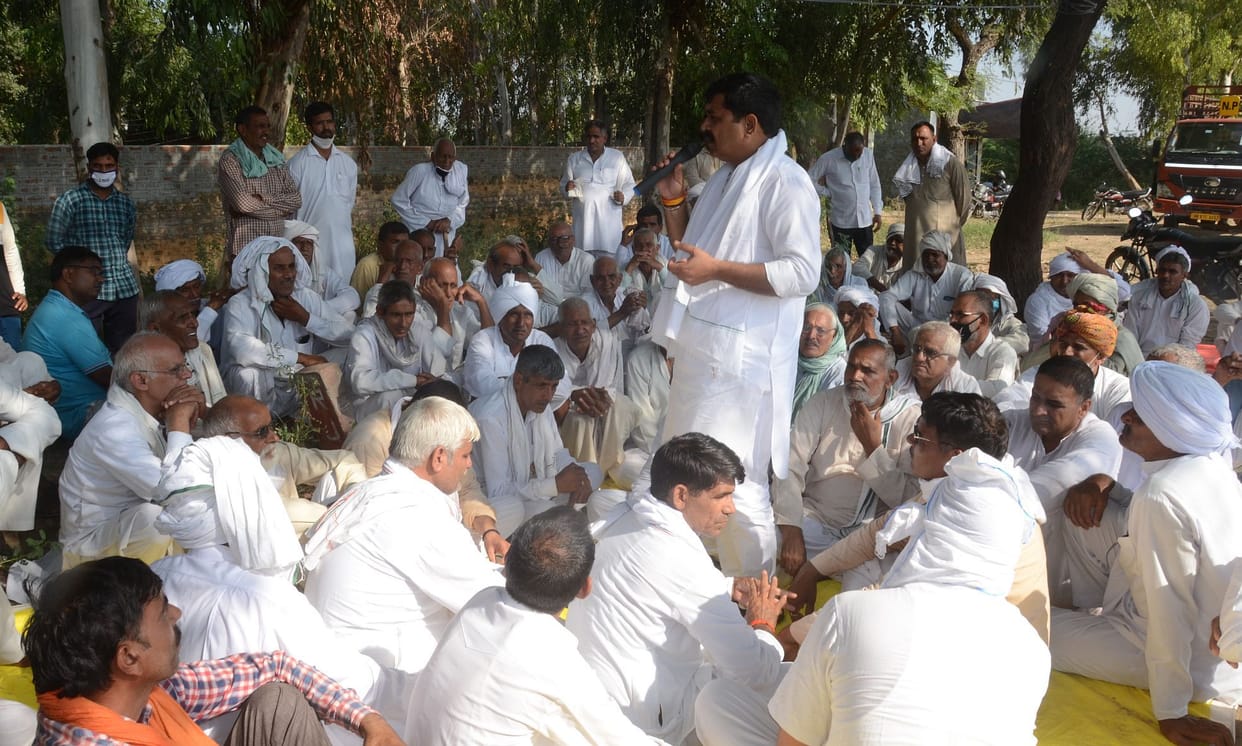 Farmers on roads, Dadri-Kanina road jammed for three hours in 38 degree temperature